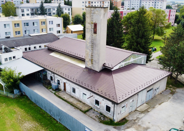 PODNIKATEĽSKÉ PRIESTORY (700 m²) NA PREDAJ V STROPKOVE